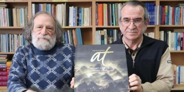 antik-caglardan-gunumuze-at-kulturunun-derinliklerine-yolculuk-bir-edebiyat-eseri-olarak-incelemesi-kPI6qNfP.jpg