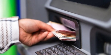 bankalardan-sasirtan-atm-gelismesi-para-cekme-limitleri-yenilendi-w1iX1ldV.jpg