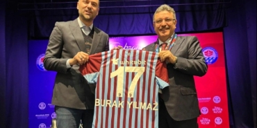burak-yilmaz-2010-2011-sezonunun-sampiyonu-kim-bwVRFdgH.jpg