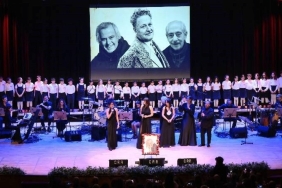 buyuk-turk-sairi-n-zim-hikmet-siir-sarki-ve-danslarla-anma-toreni-ONwj6xMJ.jpg