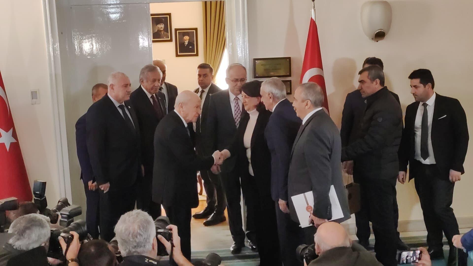 dem-parti-bahceli-gorusmesi-basladi-PXRCY3qd.jpg