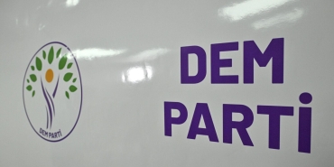 dem-partili-belediye-baskanlari-gozaltina-alindi-kayyum-mu-atanacak-jClDYWDs.jpg