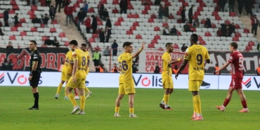 eyupspor-antalyasporu-deplasmanda-farkli-gecti-XMY5OjDZ.jpg