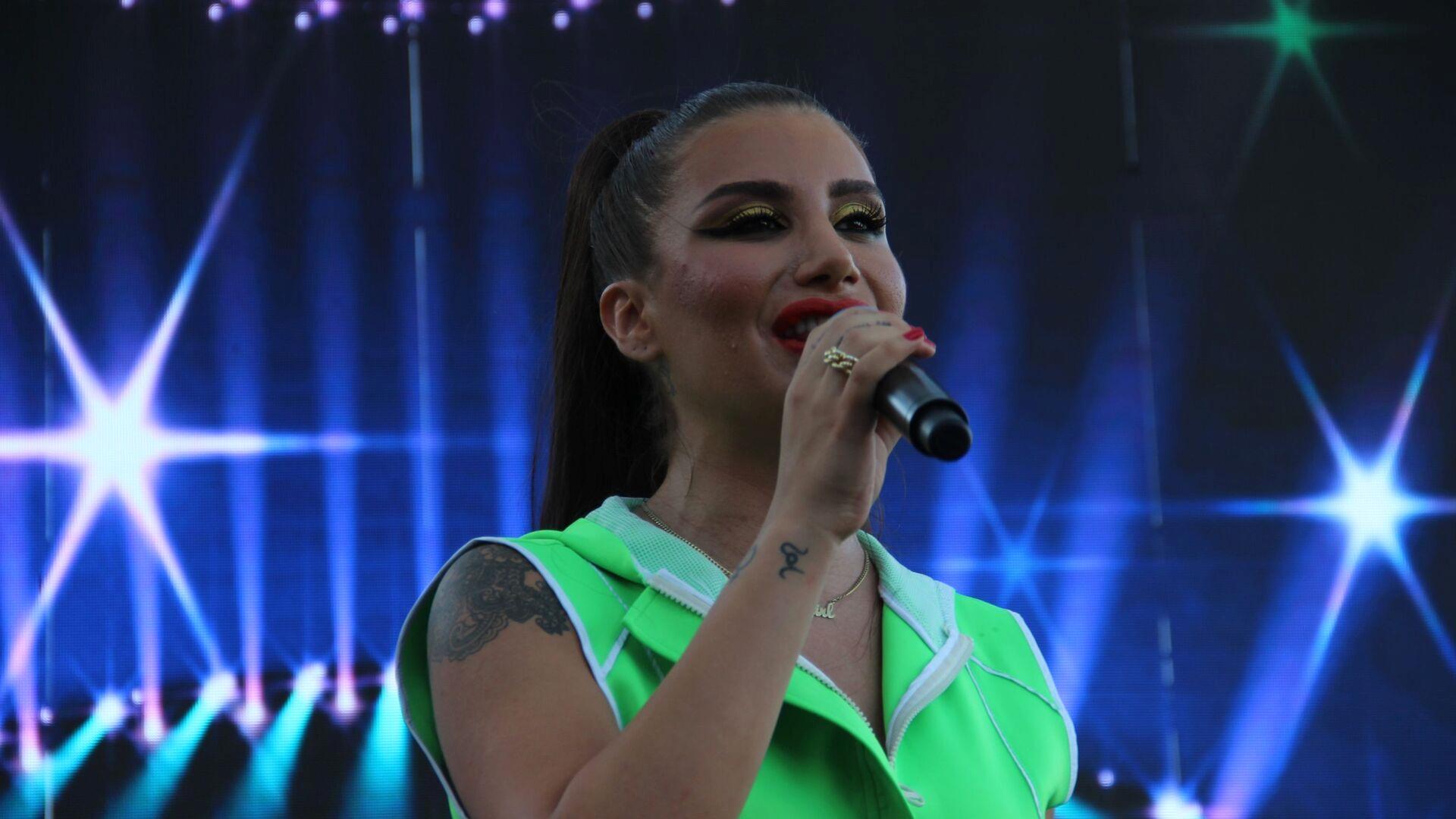 irem-dericiden-kotu-haber-dusup-kafasini-vurdu-hastaneye-kaldirildi-NcEZ5hFV.jpg