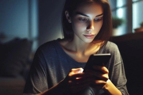 karanlikta-telefon-kullanmanin-miyop-riski-uzerindeki-etkileri-vMp5KQy6.jpg
