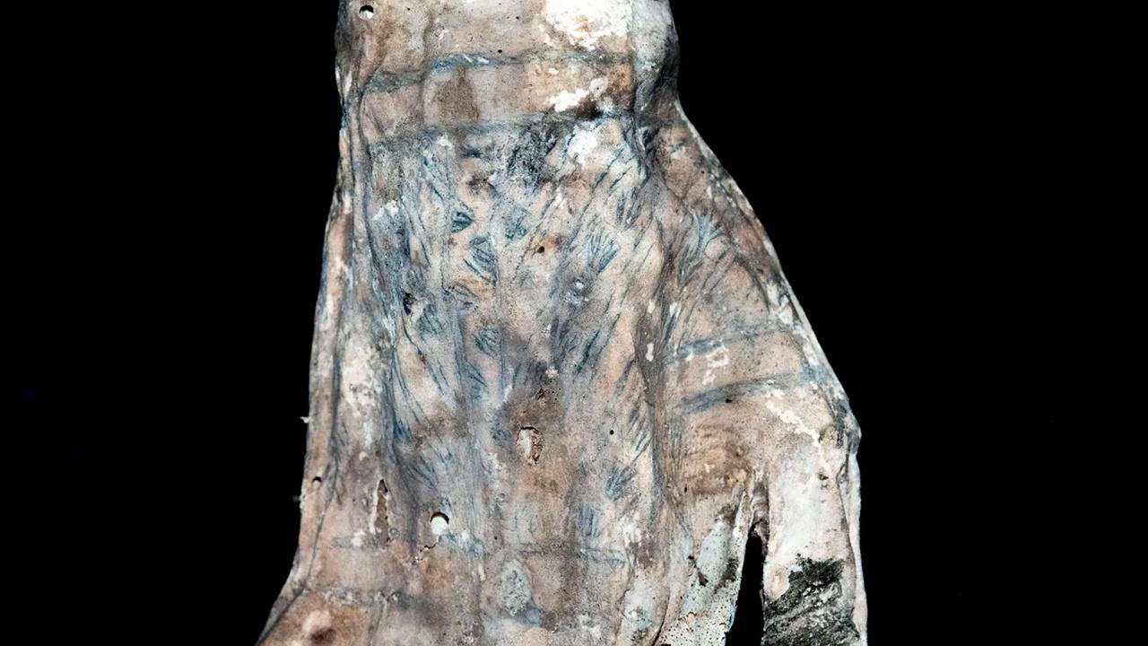 lazer-isigiyla-aydinlanan-tarih-1200-yillik-mumyanin-sakli-sirlari-gun-yuzune-cikiyor-VzkybMEG.jpg
