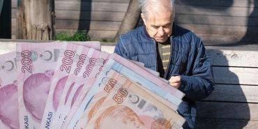 meclisten-gecen-en-dusuk-emekli-maasi-duzenlemesi-hakkinda-son-gelismeler-tfmUe6Bq.jpg