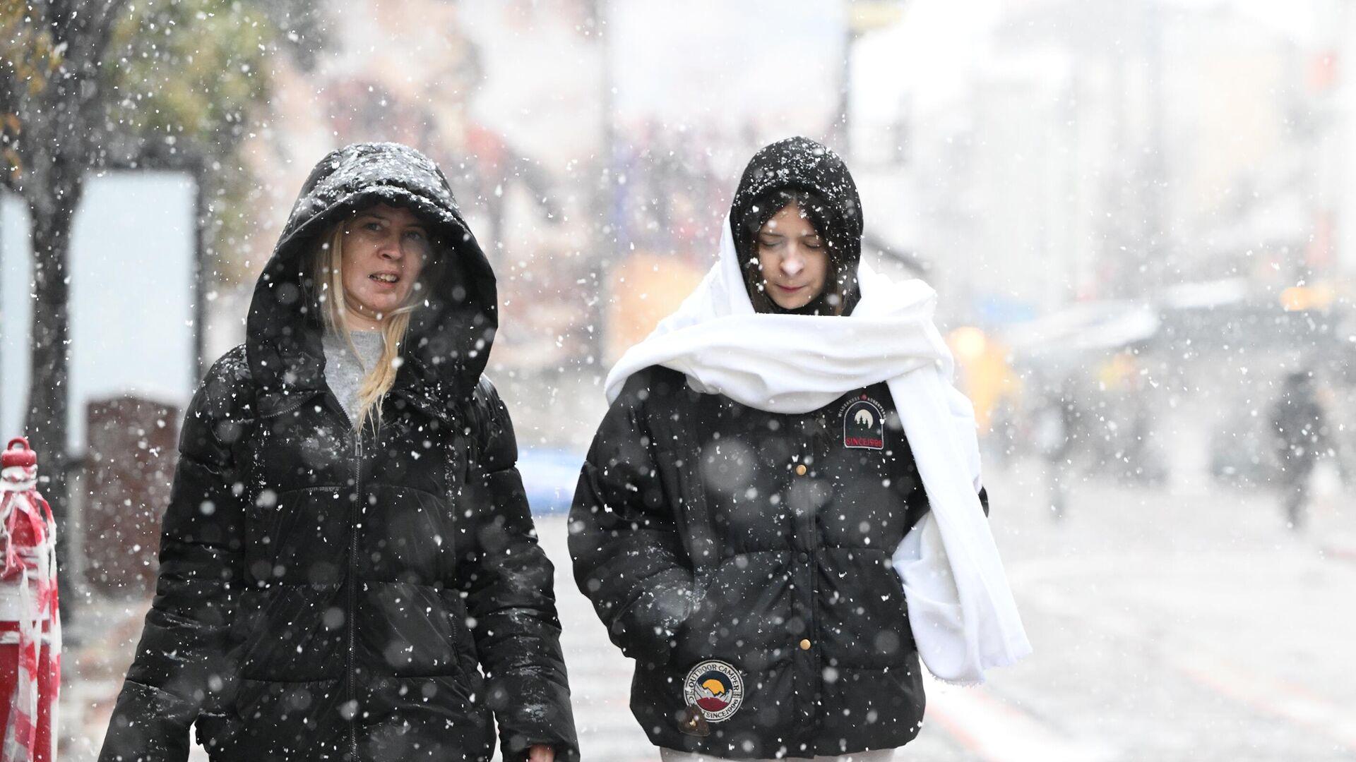 meteoroloji-uyardi-asil-kis-simdi-basliyor-devasa-soguk-kutlesi-adim-adim-geliyor-sicakliklar-aniden-dusecek-UiJvQWPs.jpg