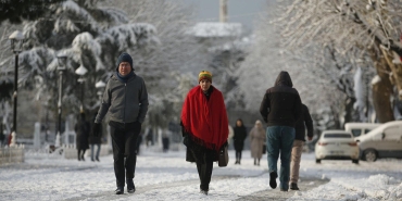 meteorolojiden-beklenen-kritik-uyarilar-geldi-edirneden-giris-yapan-kar-istanbul-kapisinda-QmAfzGSv.jpg