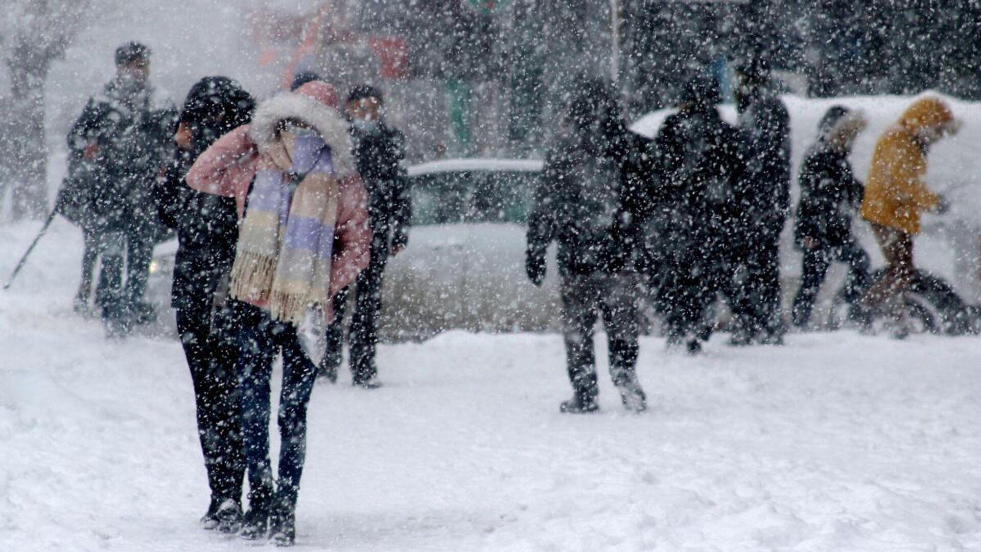 meteorolojiden-tum-haritayi-degistiren-tahmin-istanbula-kar-yolda-kara-kis-turkiyeyi-saracak-54OyubcZ.jpg