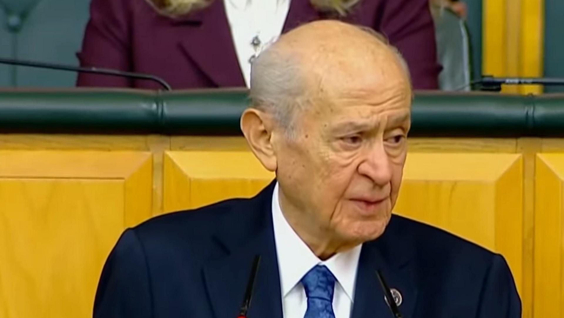 mhp-lideri-bahceli-boludaki-yanginda-hayatini-kaybeden-cocuklarin-ismini-saydi-gozyaslarini-tutamadi-IsuDzlAy.jpg