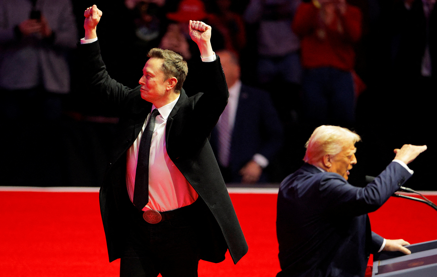 Milyarderlerden Destek Alan Trump, İlk Gün 100'e Yakın Kararnameyi İmzalamaya Hazırlanıyor