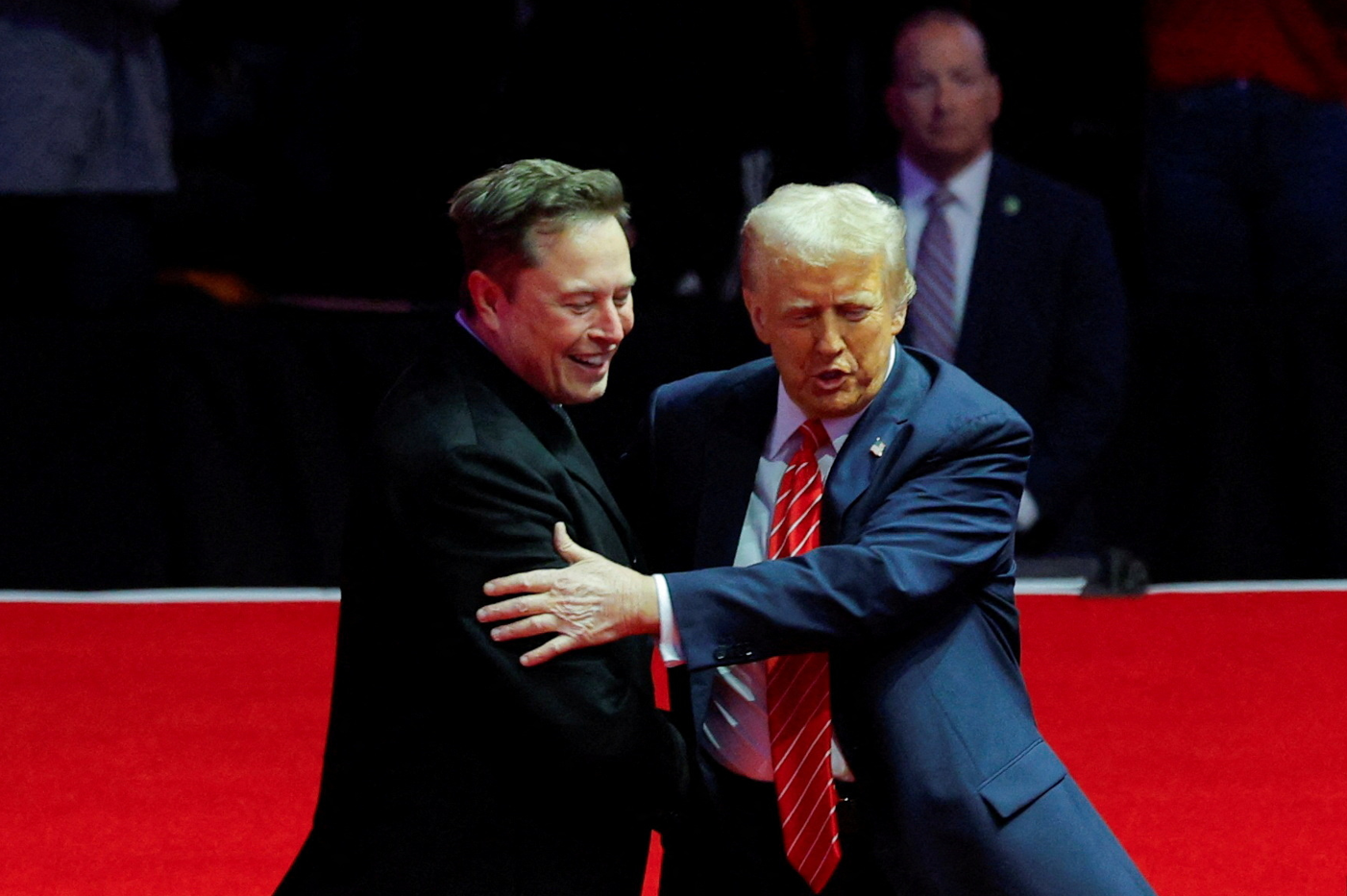 Milyarderlerden Destek Alan Trump, İlk Gün 100'e Yakın Kararnameyi İmzalamaya Hazırlanıyor