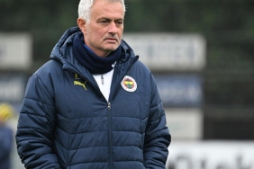 mourinhonun-raporu-aciklandi-7-futbolcu-takimdan-ayriliyor-B1N1A3Hn.jpg