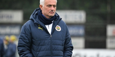 mourinhonun-raporu-aciklandi-7-futbolcu-takimdan-ayriliyor-B1N1A3Hn.jpg