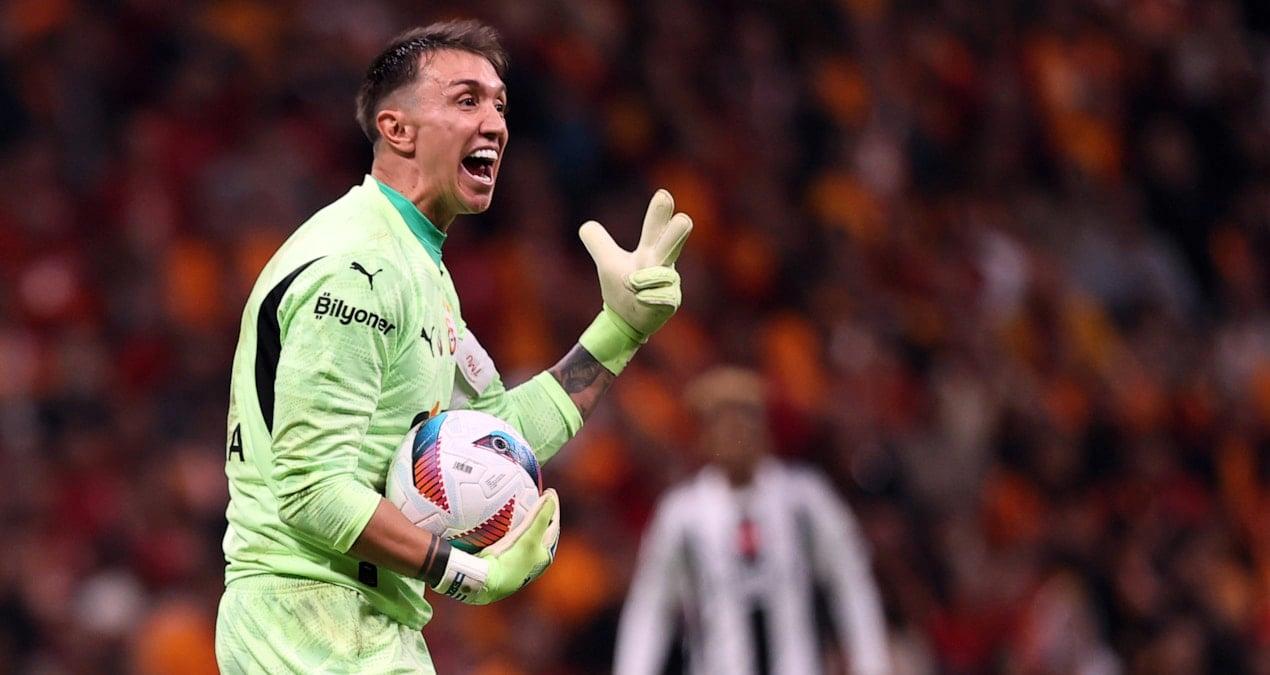 muslera-konyaspor-macinda-oynarsa-tarihe-gecebilir-uWCAuyVN.jpg