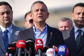 ozgur-ozel-bugun-saat-1500te-buyuk-bir-surpriz-yapacagiz-SffW5yIX.jpg