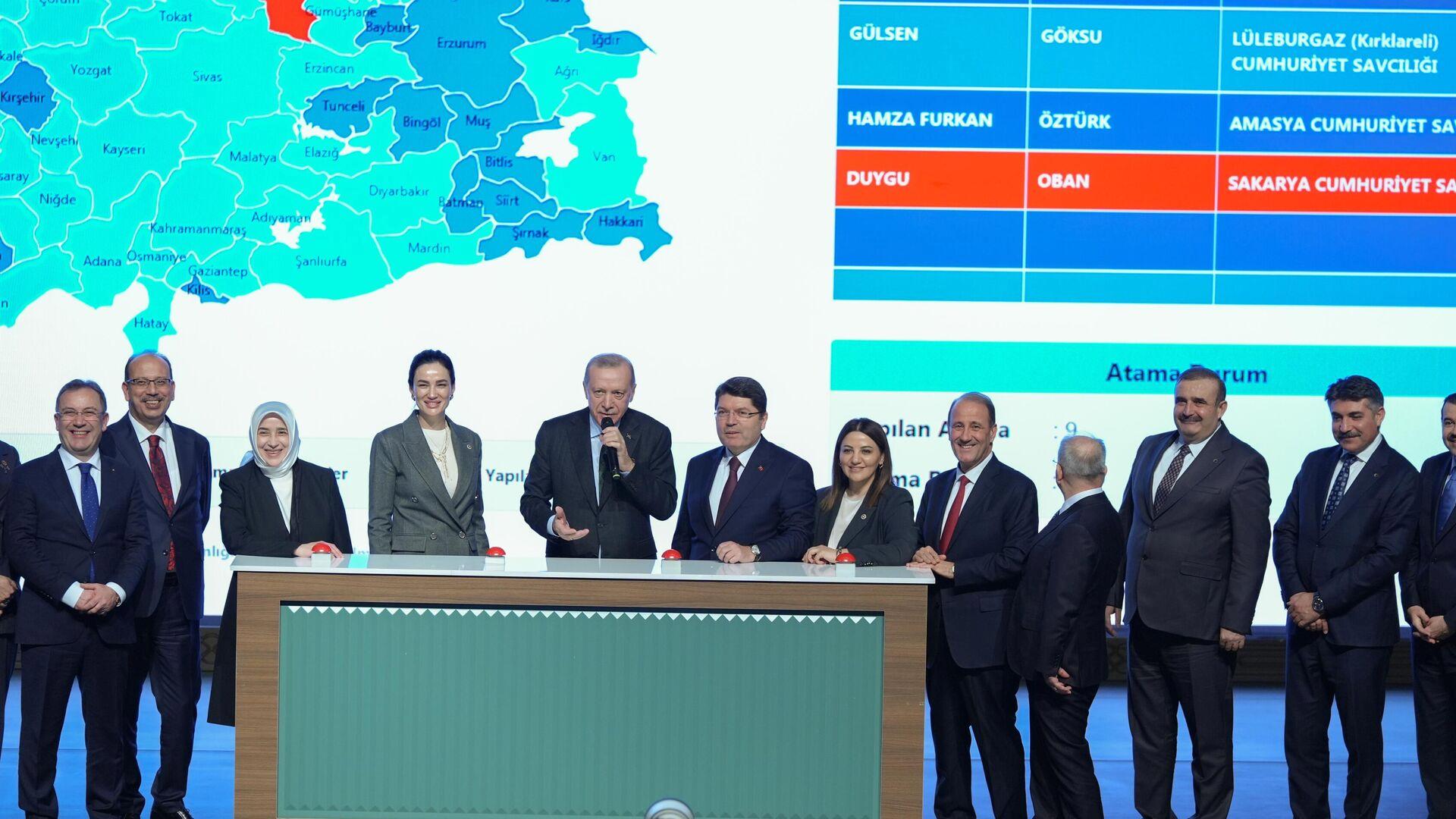 ozlem-zengin-yegenini-hakim-savci-kura-toreninde-cumhurbaskani-erdogan-ile-tanistirdi-RjlAljtc.jpg