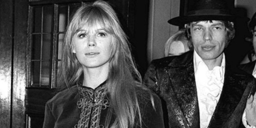 sanat-camiasi-yasta-muzik-dunyasinin-efsane-ismi-marianne-faithfull-hayatini-kaybetti-NM4gqpBH.jpg