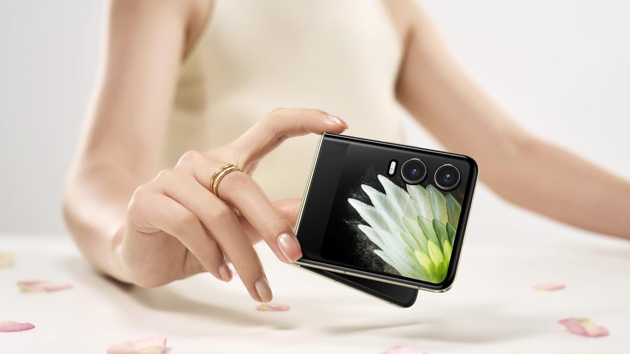 tecno-phantom-v-flip2-5g-turkiyede-donem-baslatan-yeni-bir-akilli-telefon-ydnWcIpV.jpg
