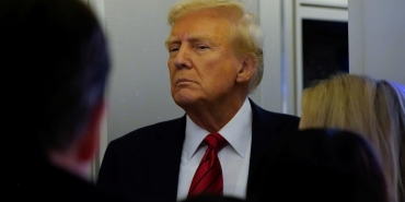 trumpin-orduyu-sarsan-kararnamesi-asi-karsitlarinin-gosterisi-ve-donusum-sureci-bZliPsyF.jpg