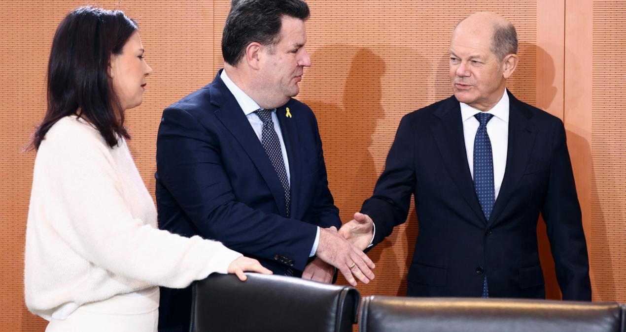 ukrayna-savasi-alman-hukumetinin-ikiye-bolunmesine-neden-olan-olaylar-9sOqqQ8m.jpg