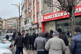 yuzde-50-zami-duyup-kuyruga-giren-vatandaslar-stok-yapmaya-kostu-PVnW3g5H.jpg