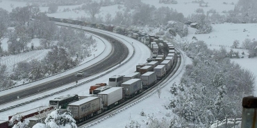 altay-kar-firtinasi-turkiyeyi-vurdu-meteorolojiden-istanbul-dahil-pek-cok-sehre-turuncu-ve-sari-kodlu-alarm-geldi-ThIFKOO4.jpg