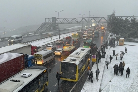ankara-ve-istanbulda-kar-yagisi-hayati-felc-etti-ak-partili-gokcekten-chpye-tepki-geldi-lsGMCijd.jpg