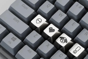 apple-efsanesinden-beklenmedik-bir-surpriz-klavye-tuslari-ve-sik-kolyeler-fCJw1paP.jpg