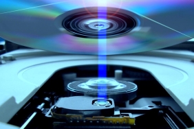 blu-rayi-geride-birakan-devrim-fluo-ray-diskler-ile-sadece-1-dolarla-10tb-veri-depolamanin-yolu-4Lp98ylS.jpg