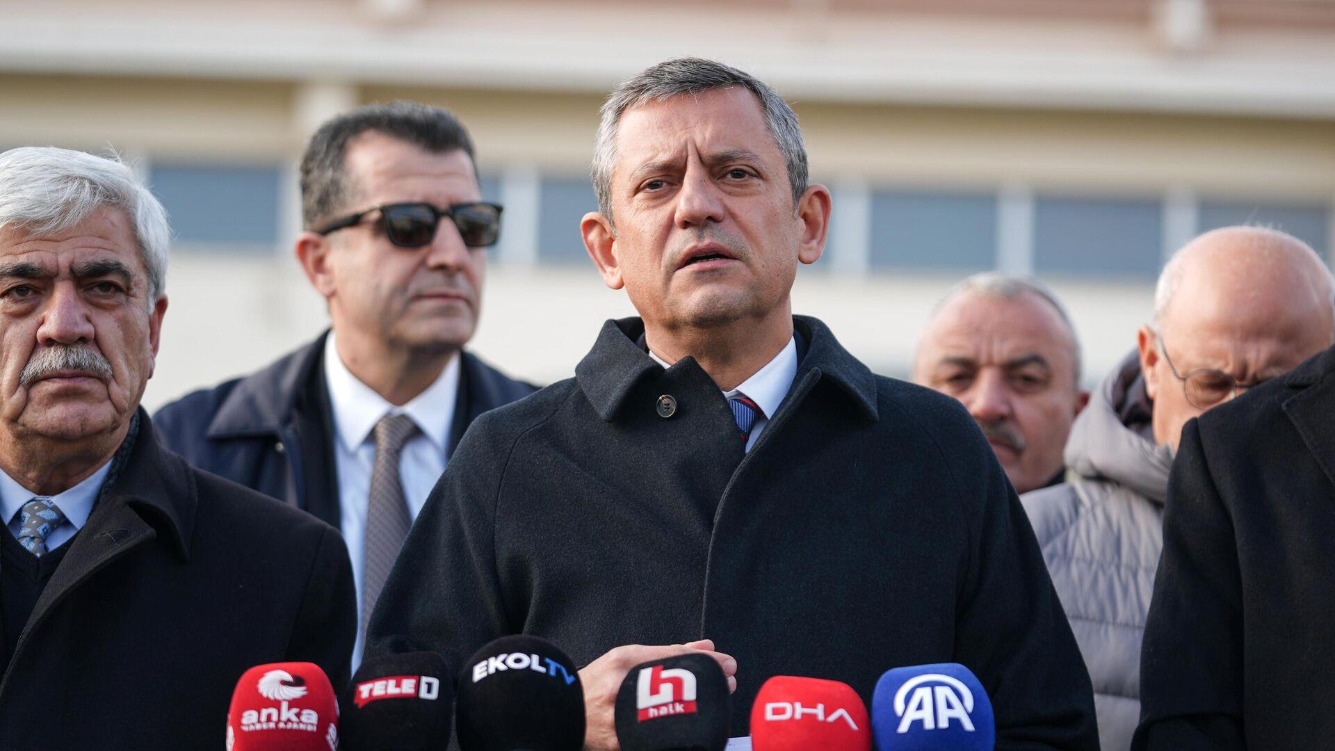chp-lideri-ozel-silivri-cezaevi-ziyareti-sonrasi-konustu-bugun-demokrasiyi-savunma-gunu-DKWu96ve.jpg