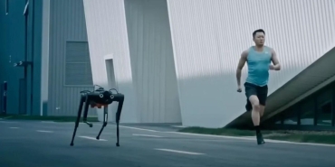 cinin-yeni-harikasi-usain-bolt-hizinda-kosan-robot-uZxXXaDv.jpg