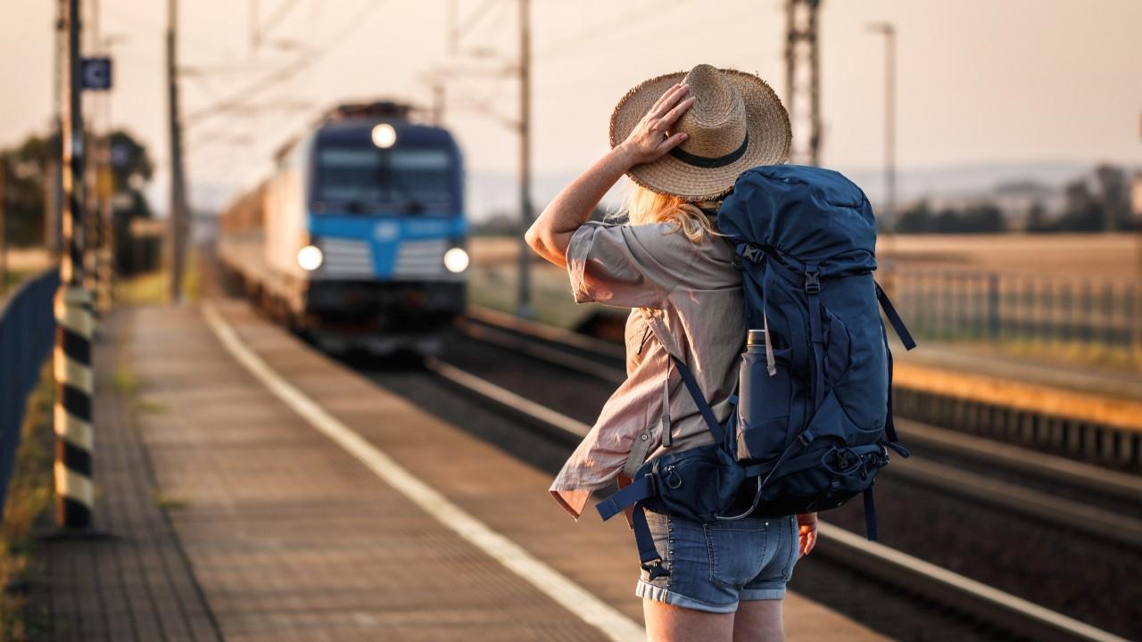 cinin-yuksek-hizli-maglev-treni-gelecegin-raylarinda-devrim-en5lZe29.jpg