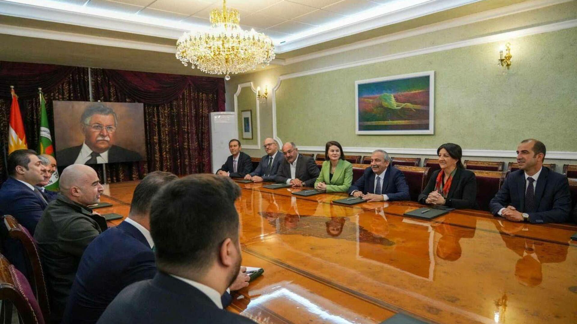 dem-parti-imrali-heyeti-kubat-ve-bafil-talabani-ile-bir-araya-geldi-r12R6Wmi.jpg