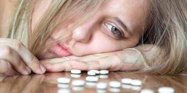depresyon-ilaclarinin-yanlis-kullanimina-dikkat-biv3xKWe.jpg