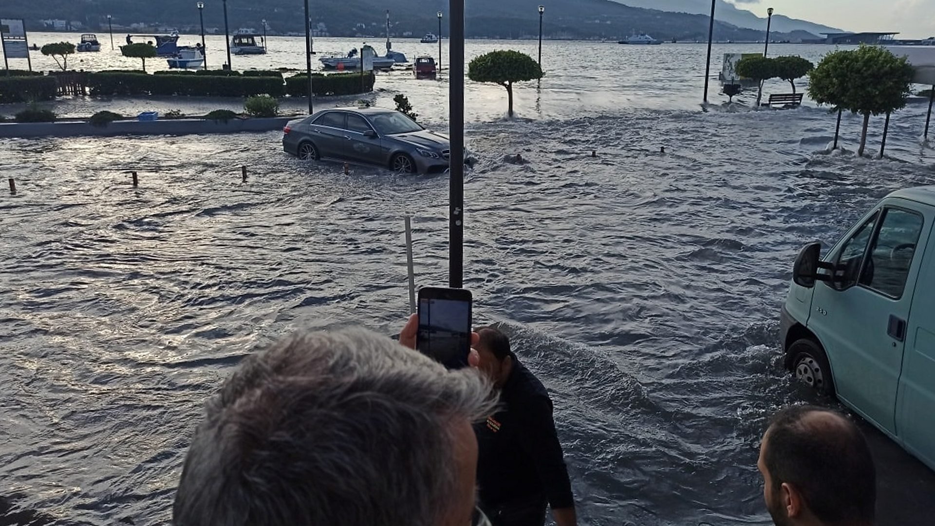 Ege Denizi'nde Art Arda Gelen Depremler