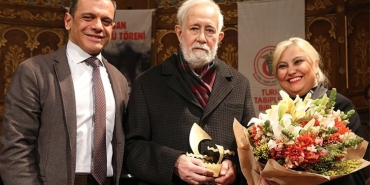 egemen-berkozeye-ttb-behcet-aysan-odulu-bir-zihin-ve-sanatin-bulusmasi-gsCciuEG.jpg