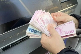 emekli-promosyonunda-rekor-tutar-27-bin-tlye-ulasan-3-banka-yarisi-hYxKFvvG.jpg