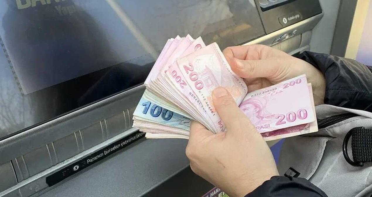 emekli-promosyonunda-rekor-tutar-27-bin-tlye-ulasan-3-banka-yarisi-hYxKFvvG.jpg