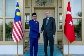 erdoganin-ziyareti-o-ulkede-muhalefet-ayaklandi-cgHmitOn.jpg