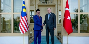 erdoganin-ziyareti-o-ulkede-muhalefet-ayaklandi-cgHmitOn.jpg