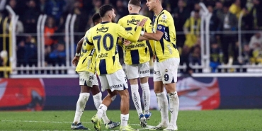 fenerbahcenin-golculeri-galibiyeti-kutladi-yeuLhvKP.jpg