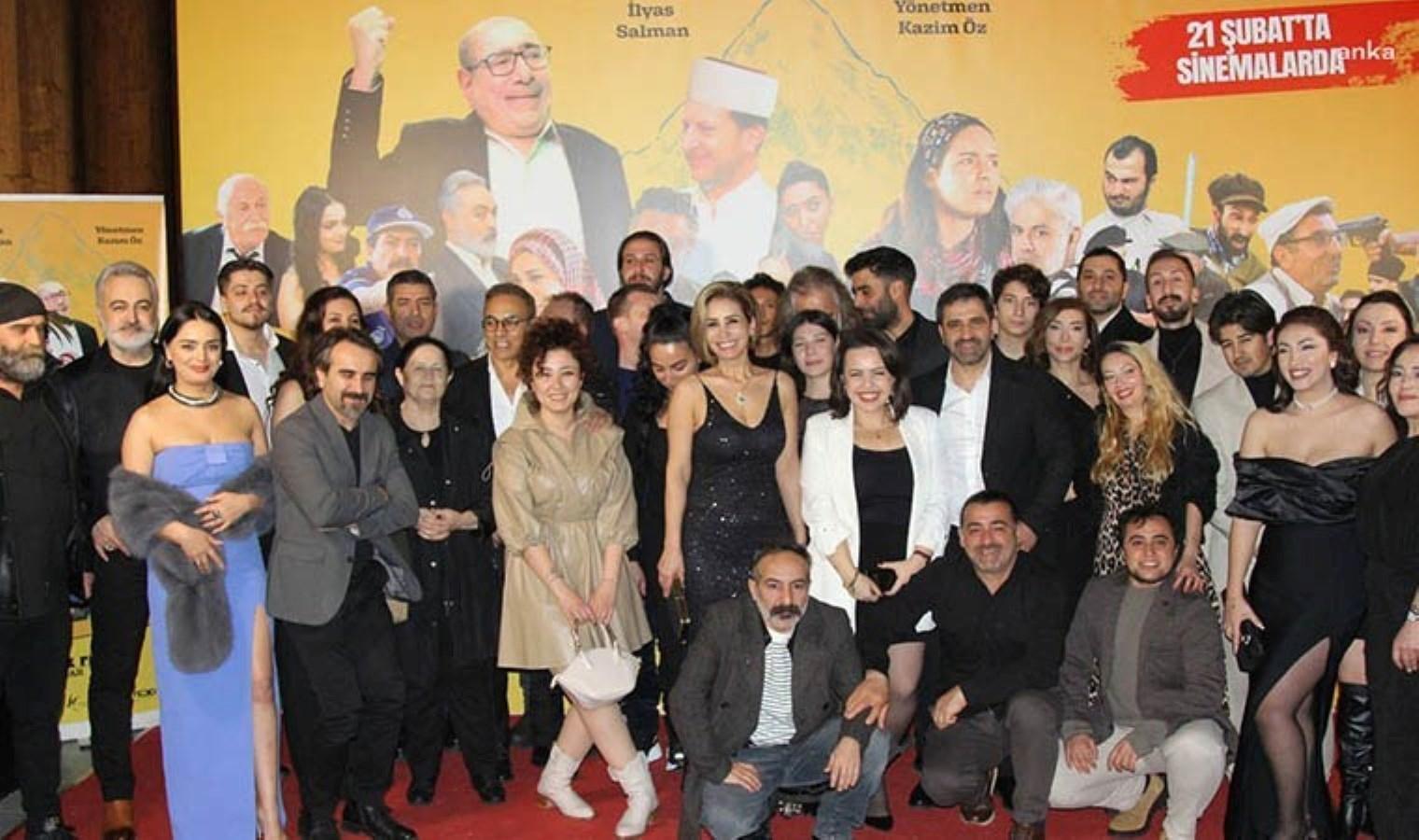 galasi-gerceklestirildi-vizyonu-belirsiz-ilyas-salmanlinin-oyuna-geldik-filmine-bakanlik-mudahalesi-4cOdm14D.jpg
