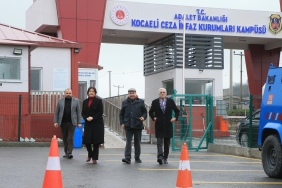 gozler-dem-partinin-1700de-yapacagi-aciklamada-ses-sistemi-ve-dev-ekranlar-kuruluyor-c9EsJDr9.jpg