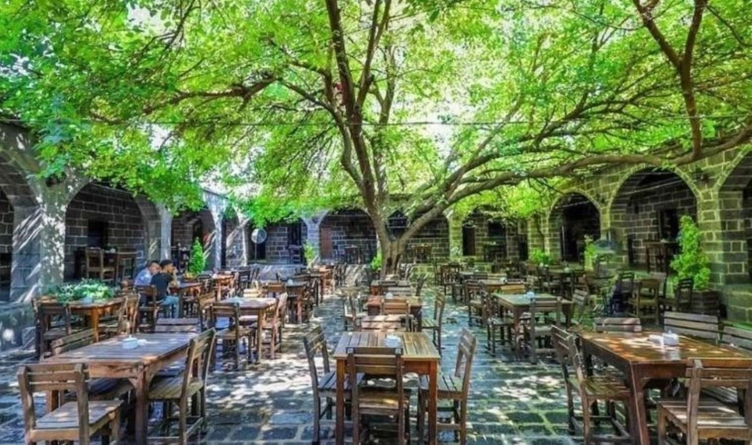 hasan-pasanin-mirasi-suluklu-ve-deliller-hanlarinin-yapay-zeka-ile-yeniden-dirilisi-qCusv4xg.jpg