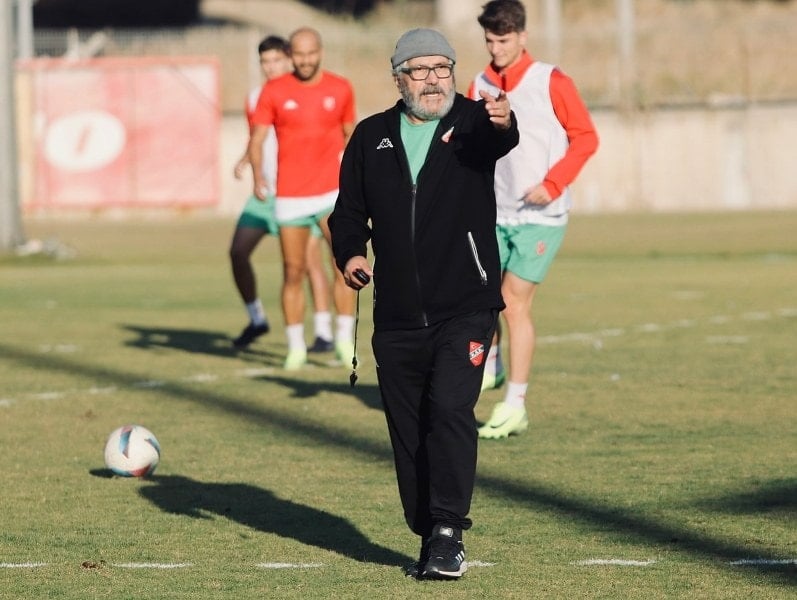 Hoca Kulübe Tazminat Ödedi: Bu Sefer Neler Oldu?