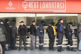 kent-lokantasi-onundeki-emeklilerin-isyani-tayyip-efendi-milleti-bu-duruma-dusurdu-MrJqzkcP.jpg