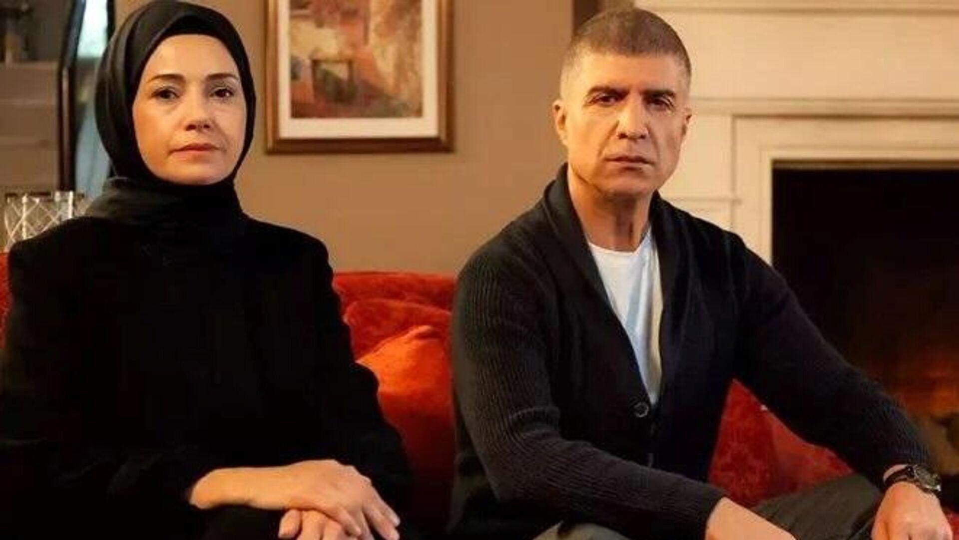 kizil-goncalar-dizisinde-buyuk-degisim-sette-ayrilik-ruzgari-esti-2-basrol-oyuncusu-diziden-cikarildi-7zXDnBHd.jpg