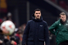 maarten-martensin-gozunden-galatasaray-ve-fenerbahce-karsilastirmasi-FNARzSe6.jpg